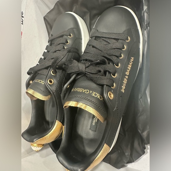 worn once, Authentic, no damage or scratch - Picture 2 of 4